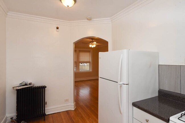 Photo - 4826.5 W Addison St Unit W3