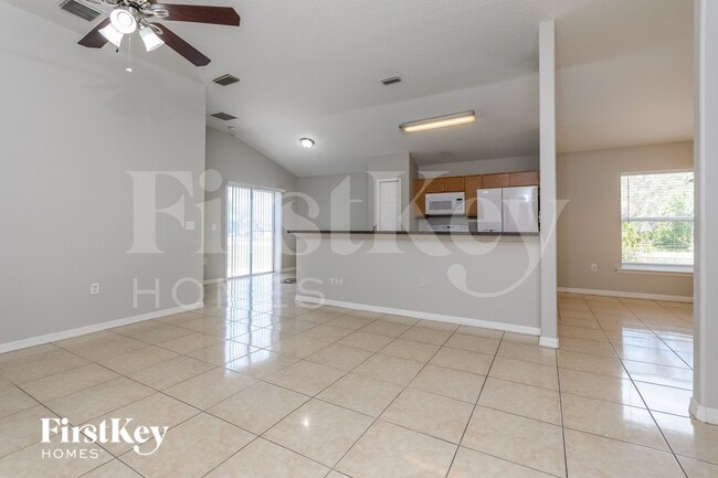 Photo - 557 Peace Dr