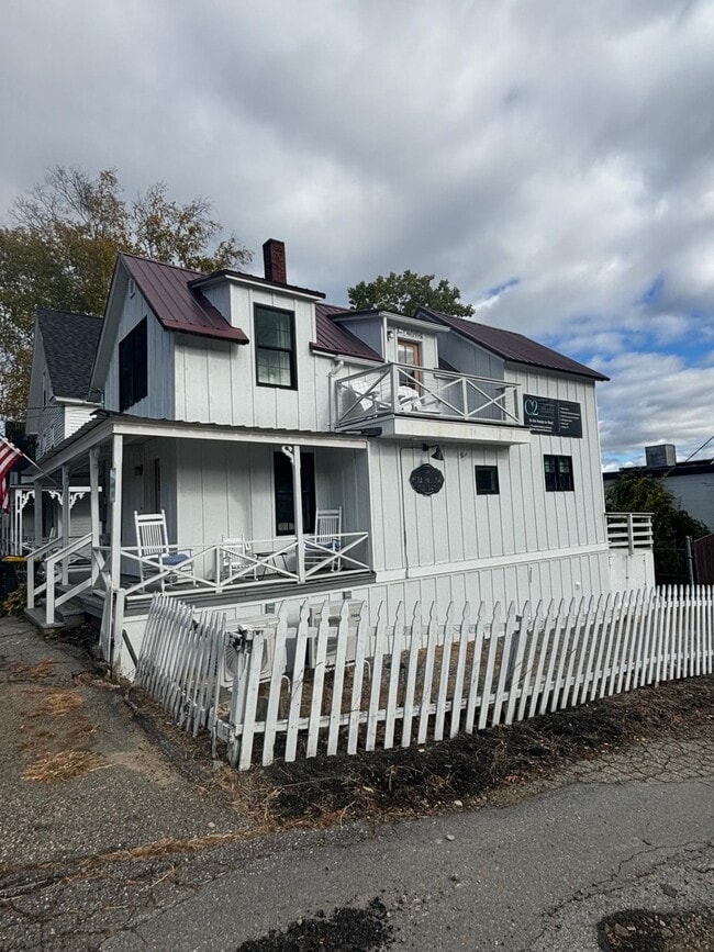 1 Simpson Ave