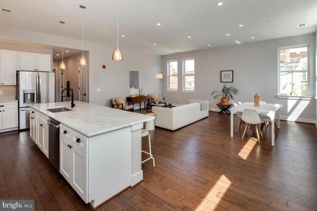 Photo - 3542 Warder St NW