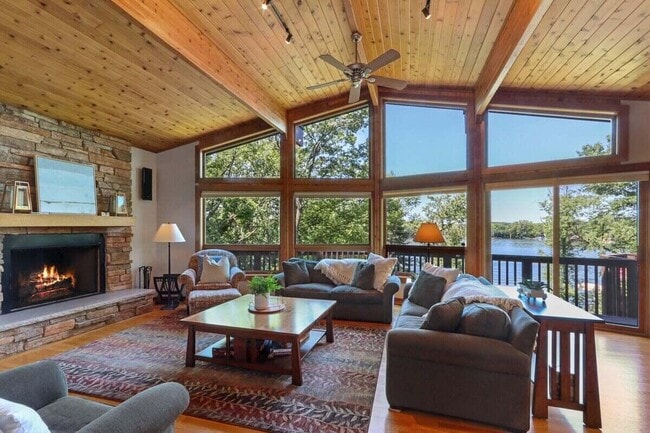 Photo - N7487 E Lakeshore Dr