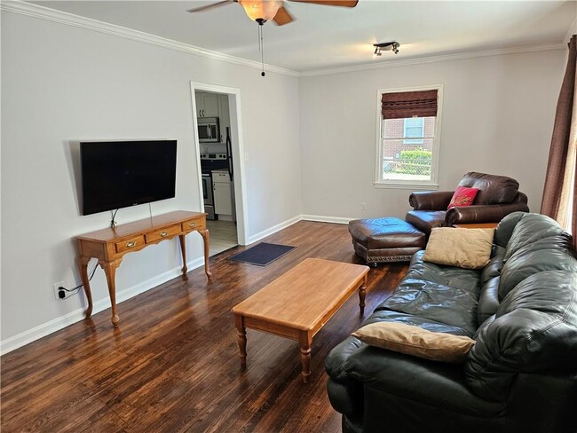 Photo - 173 Nancy Dr SE