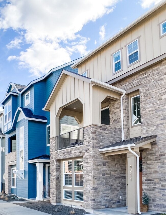 Photo - 3 Bedroom 3 1/2 Bathroom Home Located on a Corner Lot in Harris Ranch