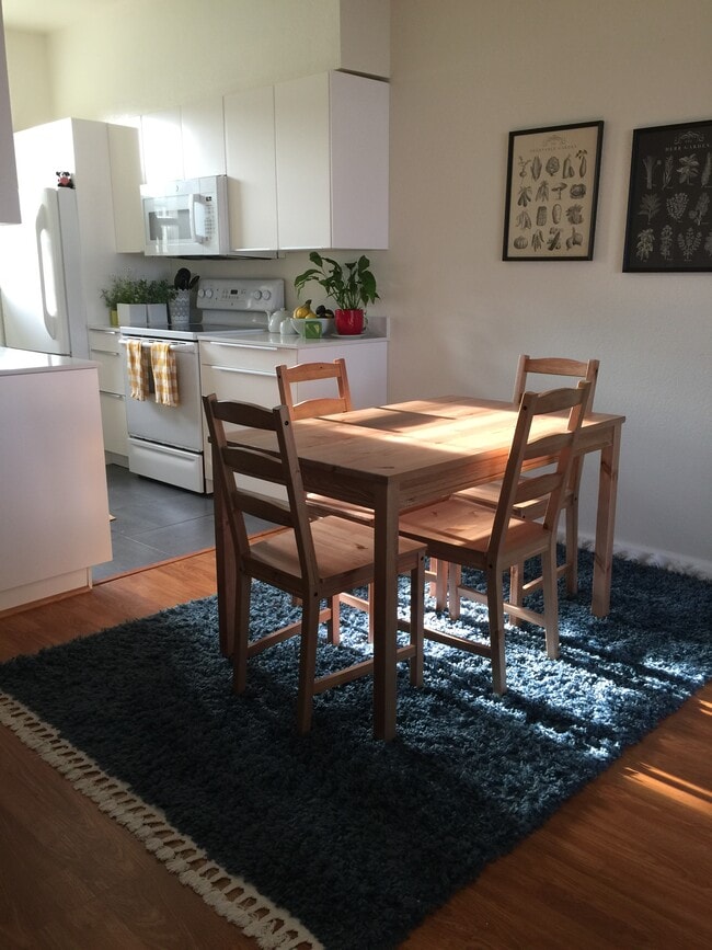comedor - 127 Shoreline Ct Unidad 127