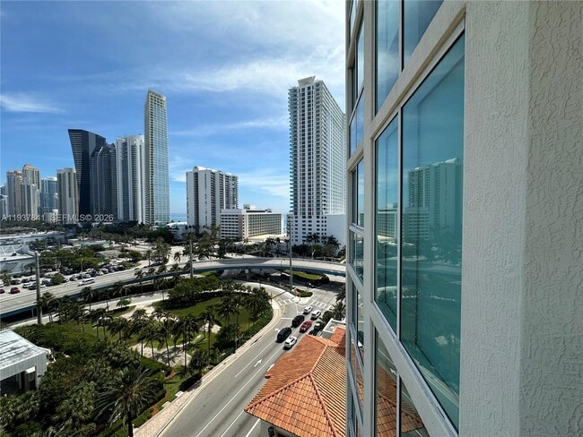 Building Photo - 150 Sunny Isles Blvd Unit 1-1102