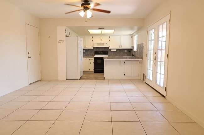 Photo - 112 Rawhide Ln