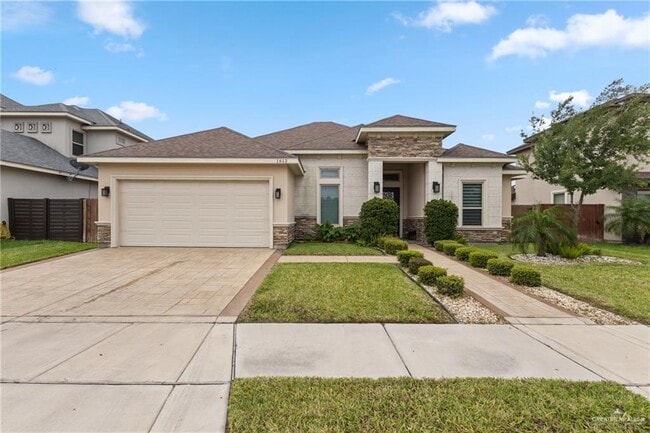 Building Photo - 19 W Red River Ave