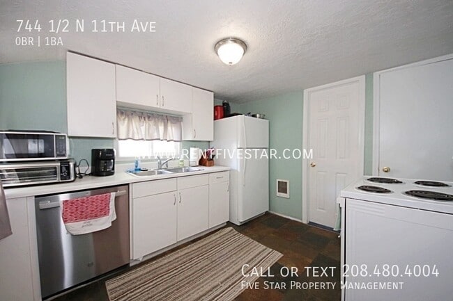 Photo - 744 1/2 N 11th Ave-