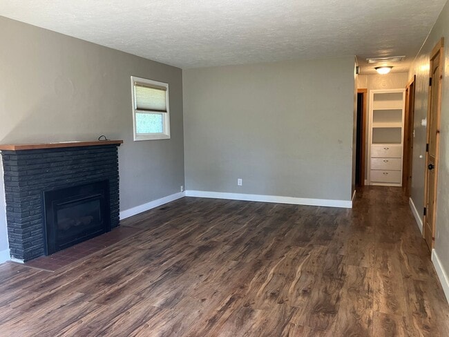 Photo - Cozy Three Bedroom Home in South Salem
