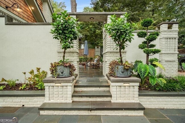 Photo - 407 8th St NE