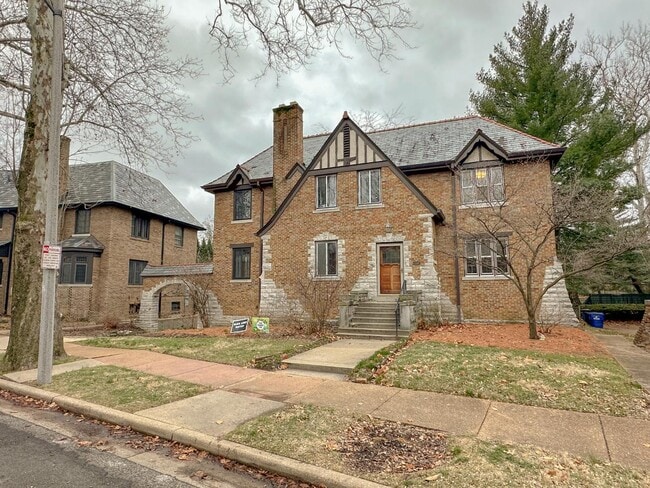 Building Photo - 7224 Pershing Ave Rental