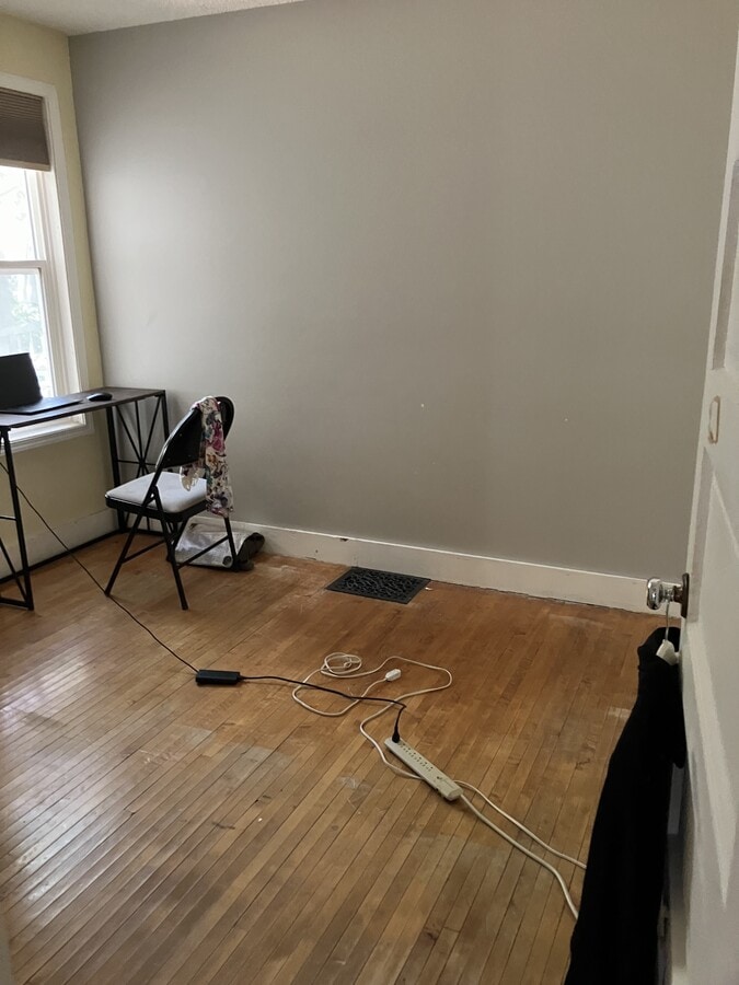 Photo - 2176 Montague St