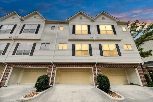 Building Photo - 9200 Westheimer Rd Unit 902 Rental