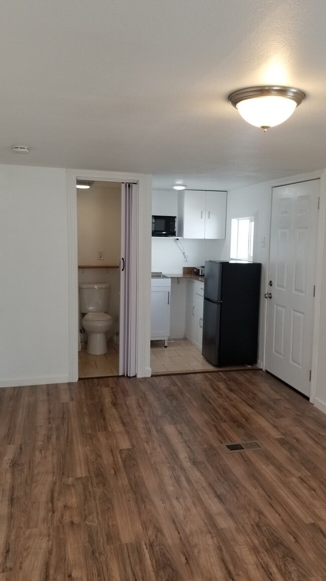 Photo - 142 Goldenrod St Unit 142a