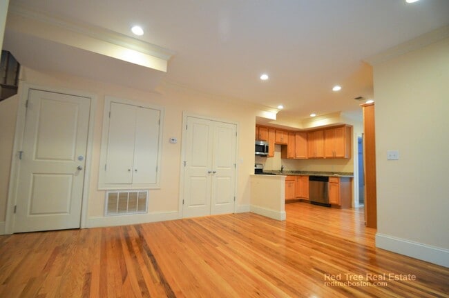 Photo - 25 Lothrop St Unit 1