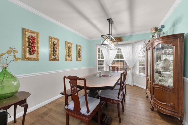 Photo - Spacious Colonial in Beau Ridge Estates