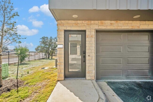 Building Photo - 1601 Mustang Dr Rental
