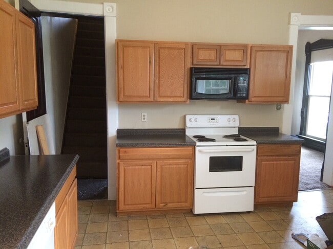 Photo - 227 James St