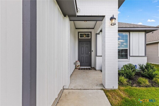 Photo - 242 Boatright Blvd