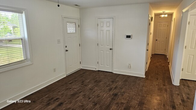 Photo - 912 Laurel Ln