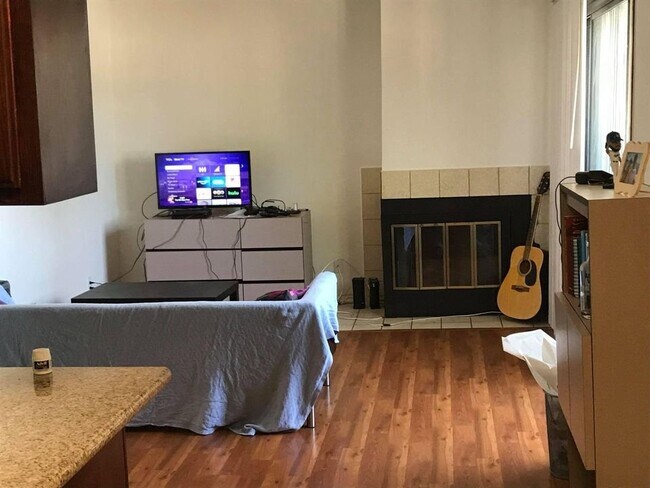 Photo - 3615 Veteran Ave Unit 2