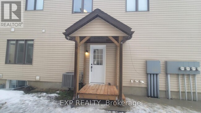 Photo - 511- B PARADE DRIVE