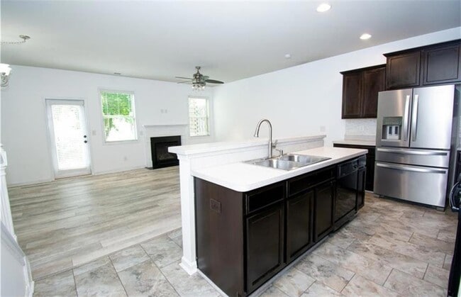 Photo - 162 Townview Dr