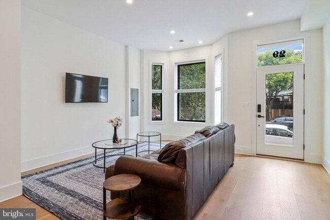 Photo - 29 N St NW