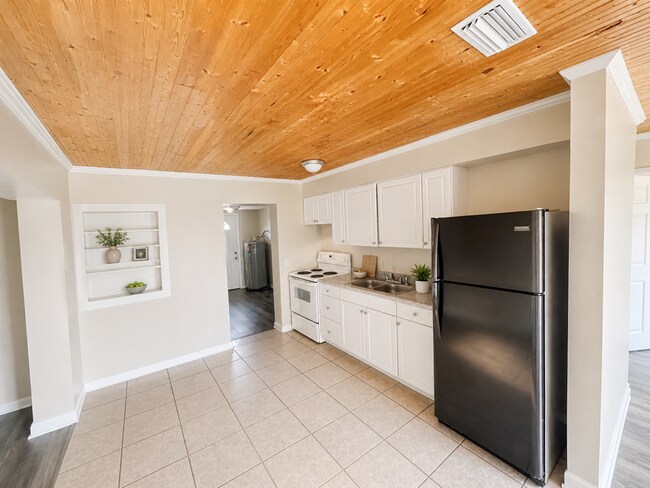 Photo - Tons of Living Space in this 3BR/1BA Zephyrhills Block Home with Large Fenced Yard!