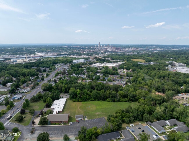 Photo - 33 Clinton St