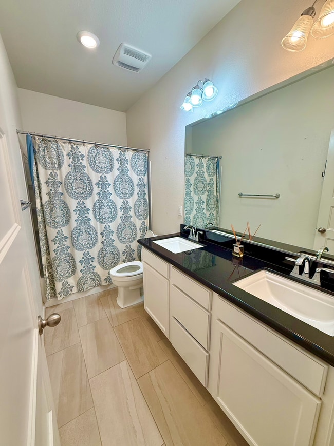 Photo - 3 bedroom home in Hollister