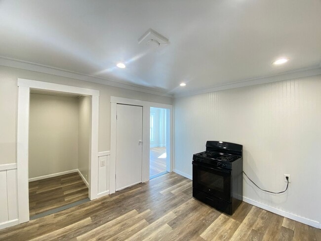 Photo - 348 Portland St