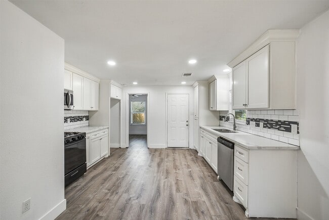 Photo - 307 Penick Rd