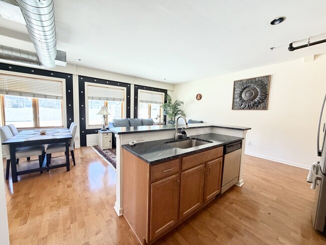 Photo - 2142 Curtis Street