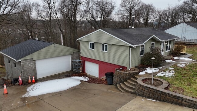 Photo - 125 Edgewood Cir