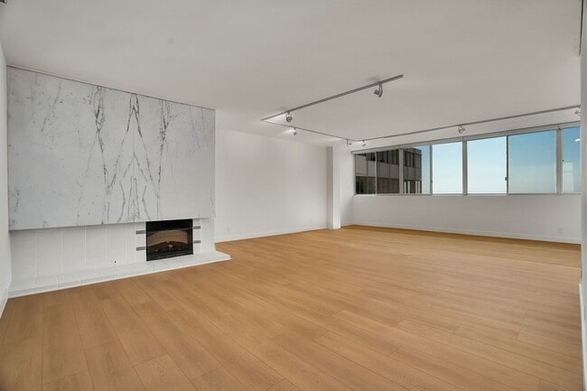 Photo - 17352 Sunset Blvd
