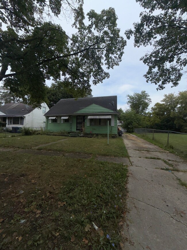 Photo - 3909 Seneca St