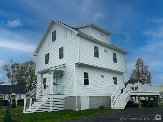 Building Photo - 12 Sandy Way Rental