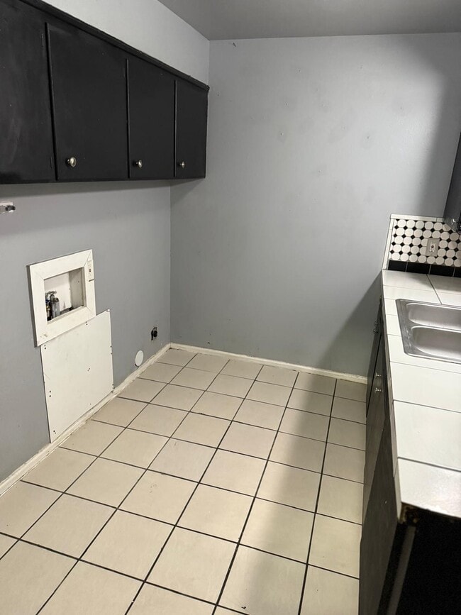 Photo - 2107 49th St