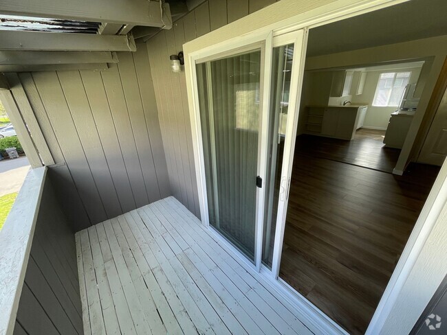 Building Photo - What the luxury of your OWN bathroom? Unit 336-2 Rental