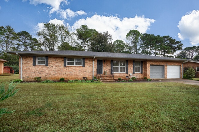 Photo - 2105 Shannonhouse Rd SW