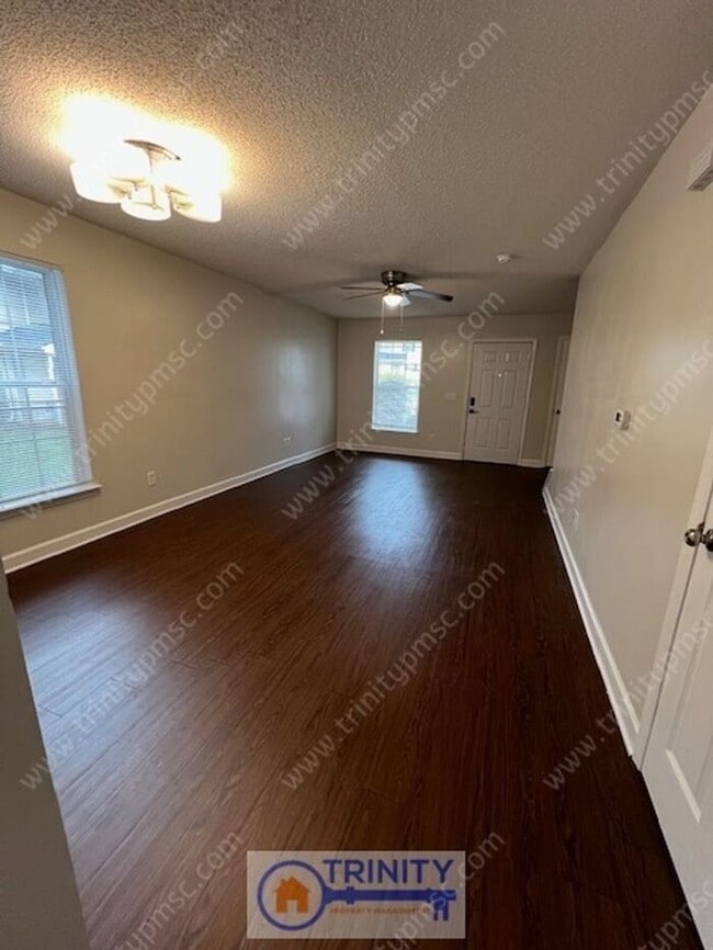 Photo - Cute TWO STORY Town Home!