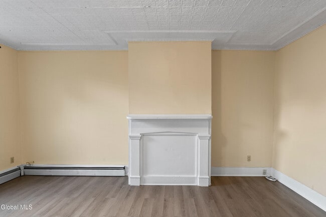 1524 5th Ave Unit 2nd Floor