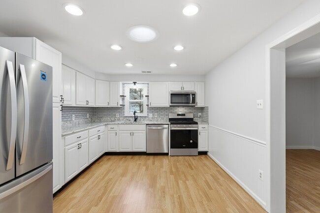 Photo - 408 Salisbury Rd