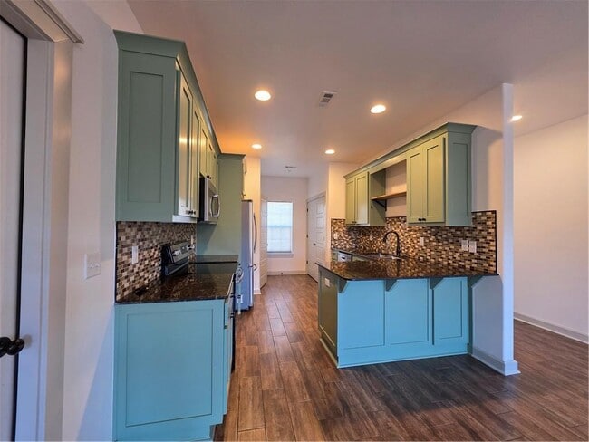 8 Horncastle Dr