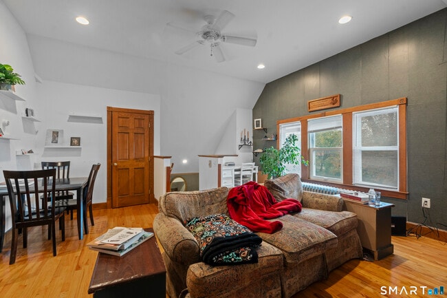 Photo - 136 Edwards St Unit 3rd fl