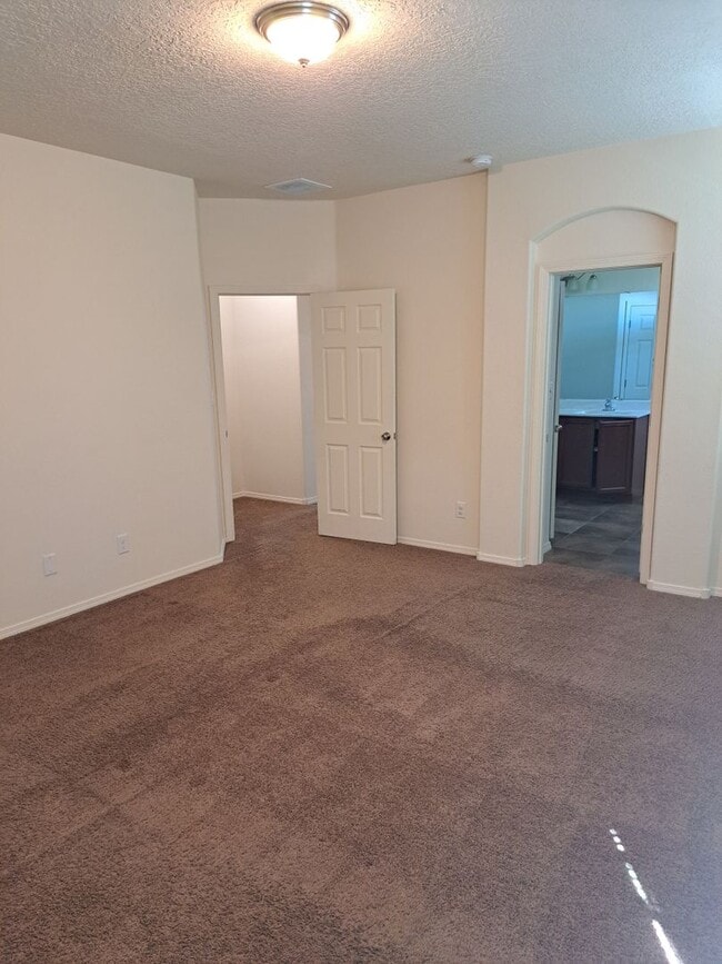 Photo - 4 BED/2 BATH HOME IN A NORTHWEST ALBUQUERQ...