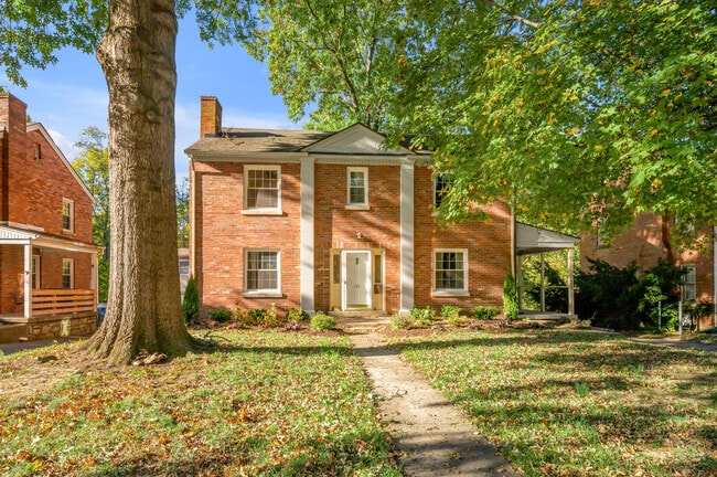 Building Photo - 494 Bob O Link Dr