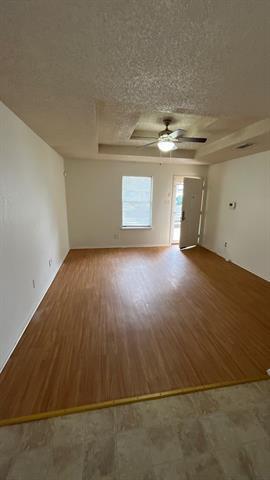 Photo - 121 San Saba Ave Townhome