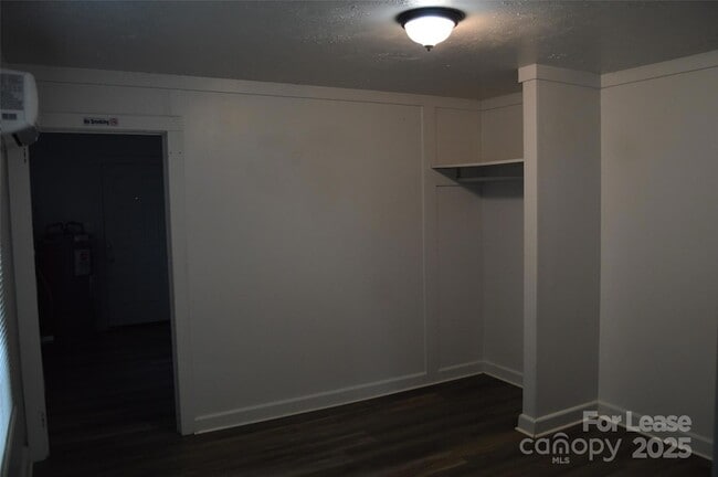 Photo - 511 S Elm St